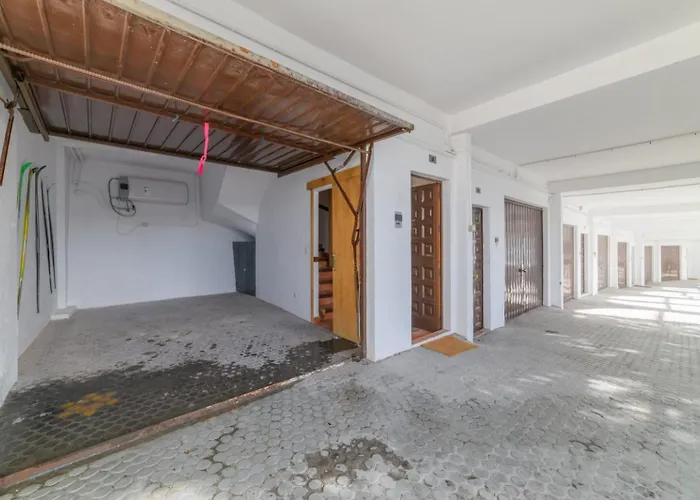 Makanai By Surynieve